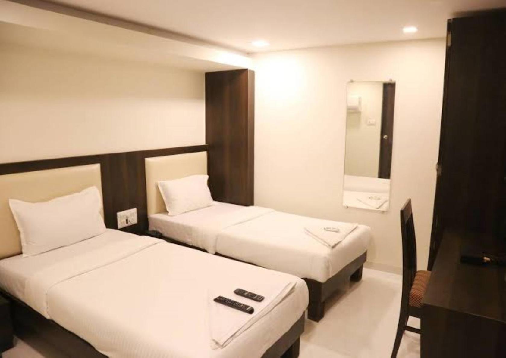 Hotel Blue Terminal Mumbai Exterior photo