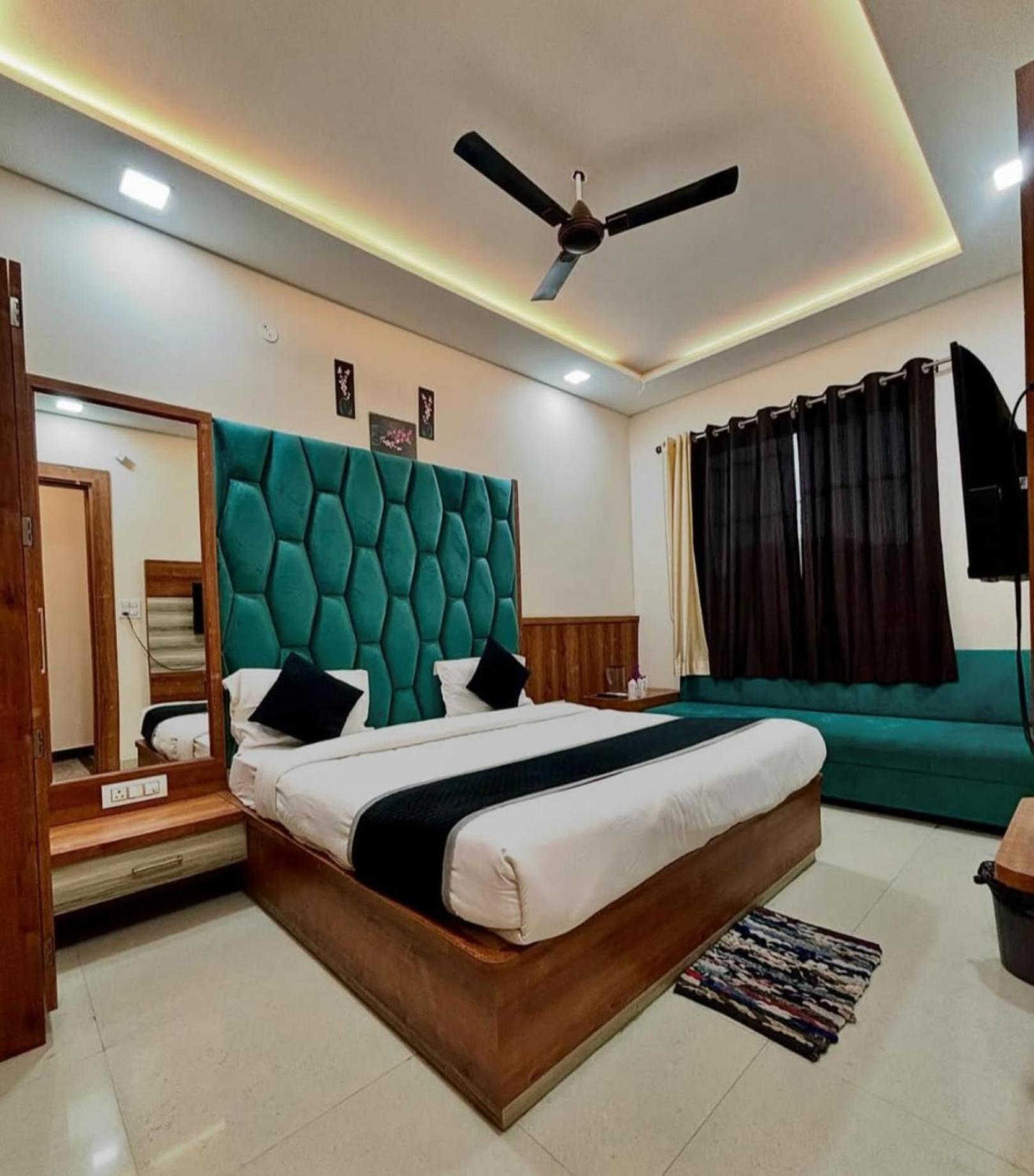 Hotel Blue Terminal Mumbai Exterior photo